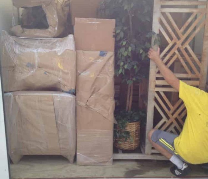 Helping a customer fill in the last pieces of his move. Every inch counts.